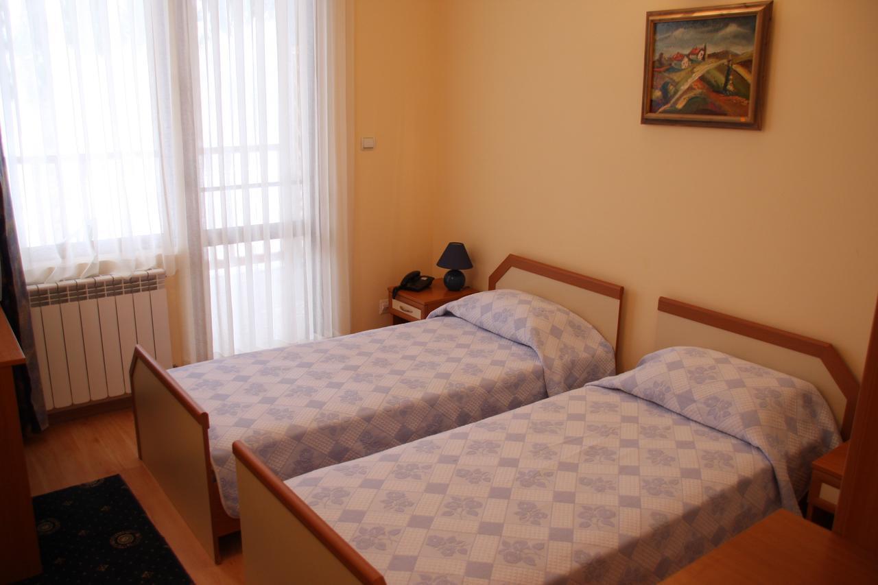 Kovanlika Hotel Razgrad Экстерьер фото